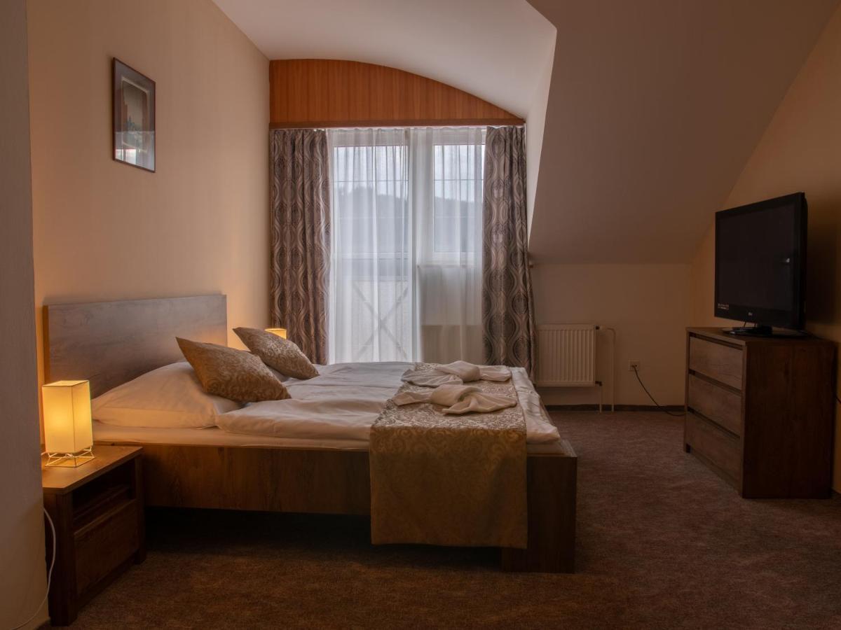 Hotel Pizzeria Istria Velke Losiny Luaran gambar